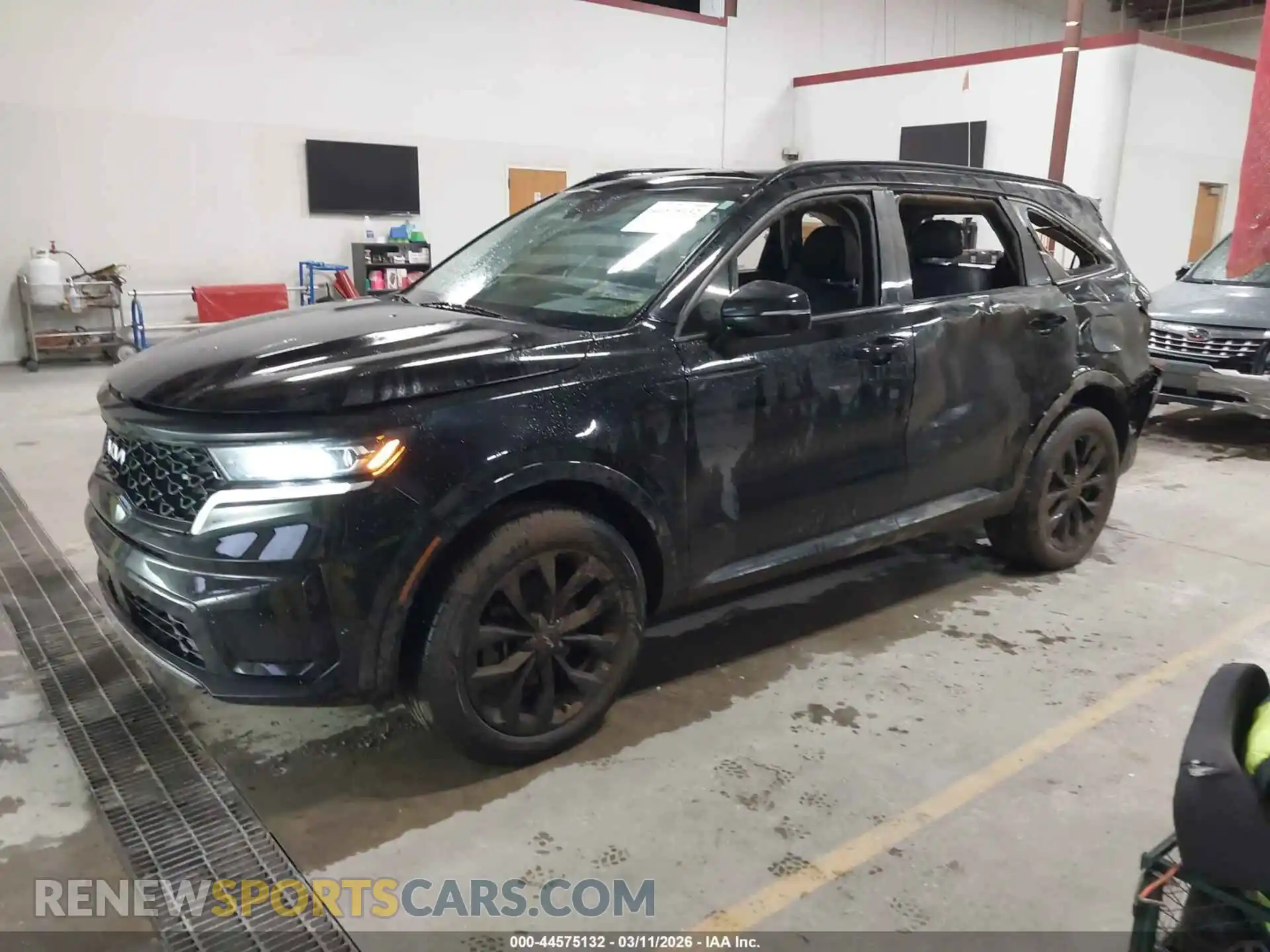 2 Photograph of a damaged car 5XYRKDLF2NG159189 KIA SORENTO 2022
