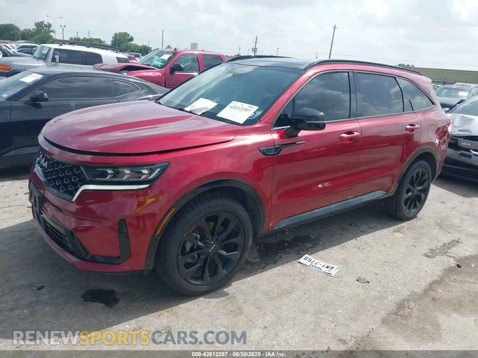 2 Photograph of a damaged car 5XYRKDLF3NG111068 KIA SORENTO 2022