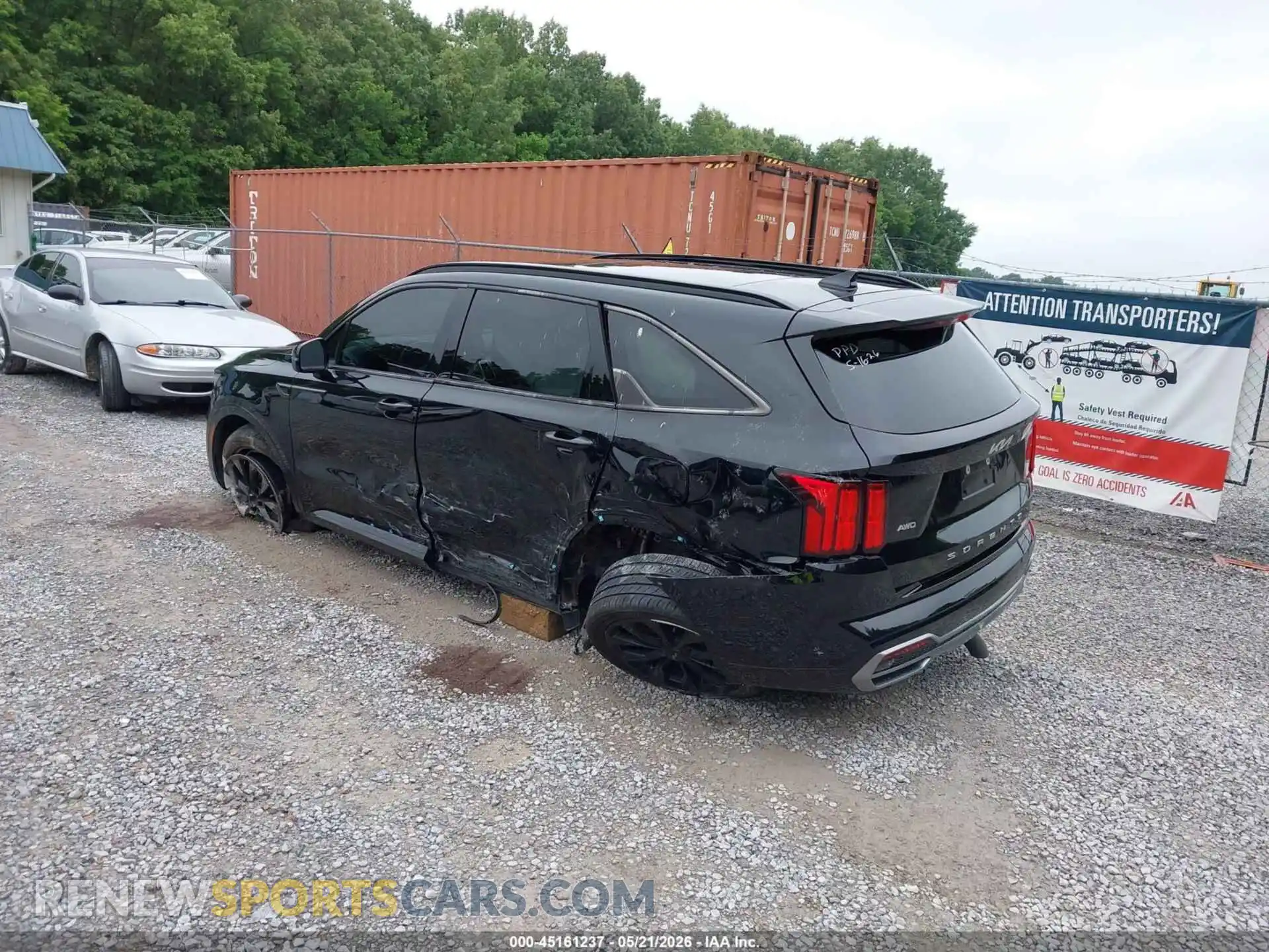 3 Photograph of a damaged car 5XYRKDLF6NG137843 KIA SORENTO 2022
