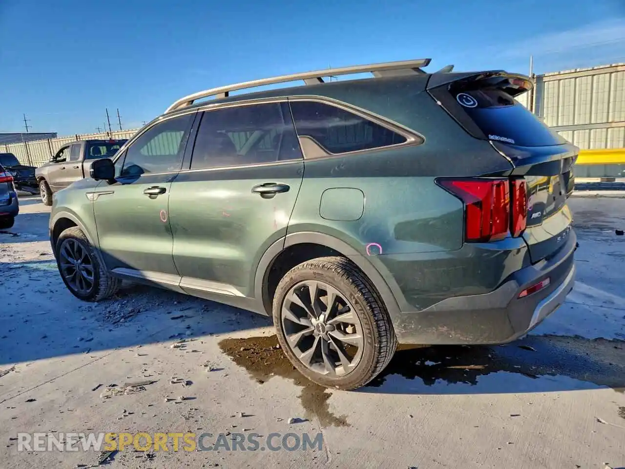 2 Photograph of a damaged car 5XYRKDLF6NG156568 KIA SORENTO 2022