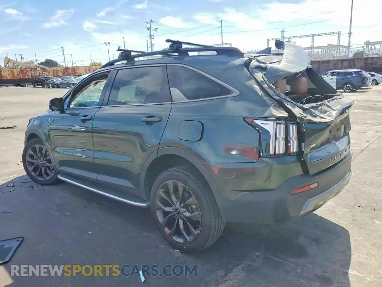 2 Photograph of a damaged car 5XYRKDLFXNG089621 KIA SORENTO 2022