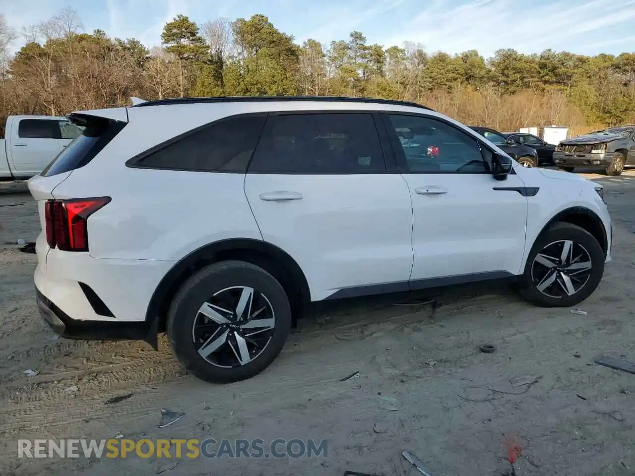 3 Photograph of a damaged car 5XYRL4LC0NG123150 KIA SORENTO 2022