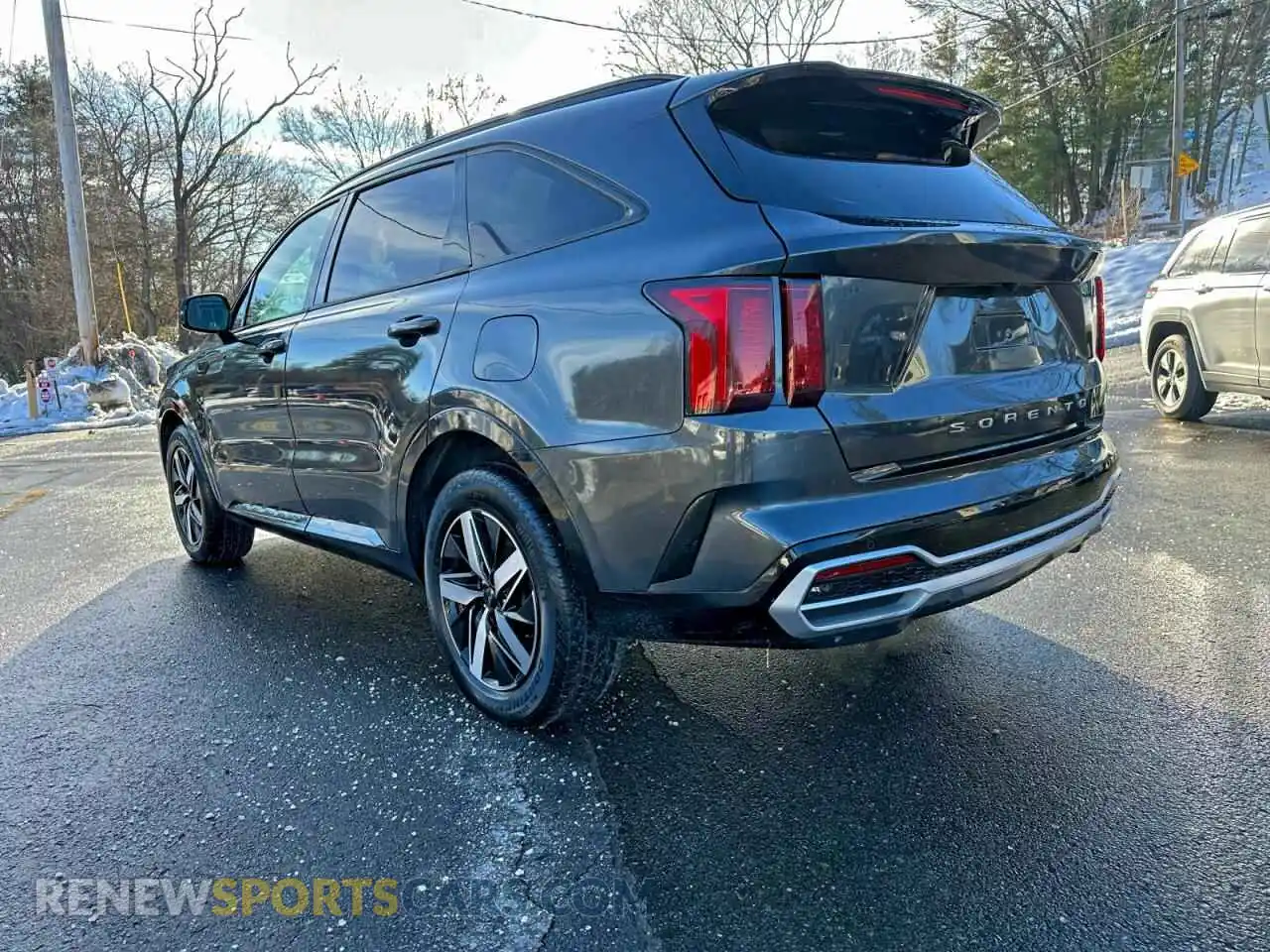 2 Photograph of a damaged car 5XYRL4LC0NG129241 KIA SORENTO 2022