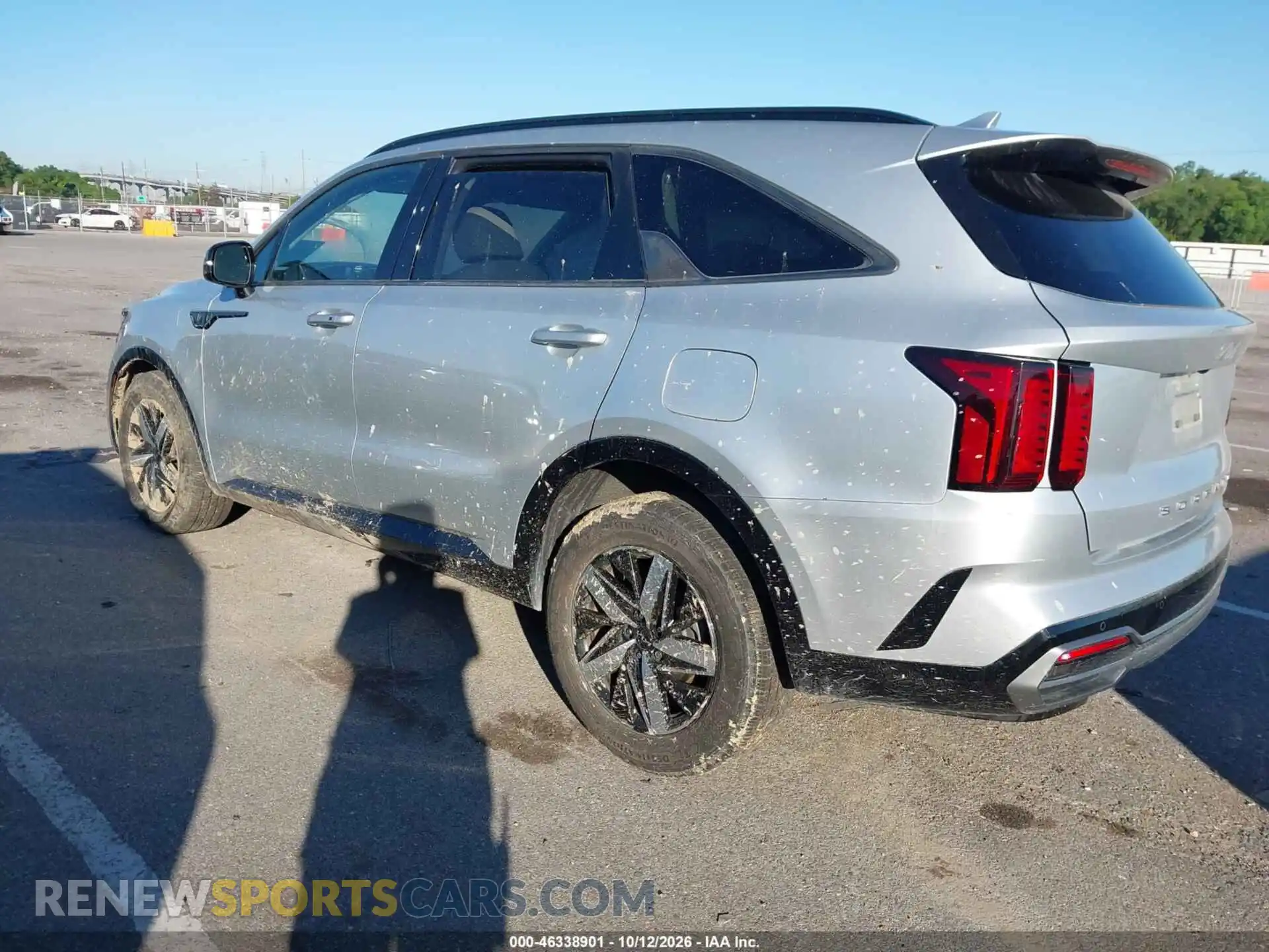3 Photograph of a damaged car 5XYRL4LC2NG134893 KIA SORENTO 2022