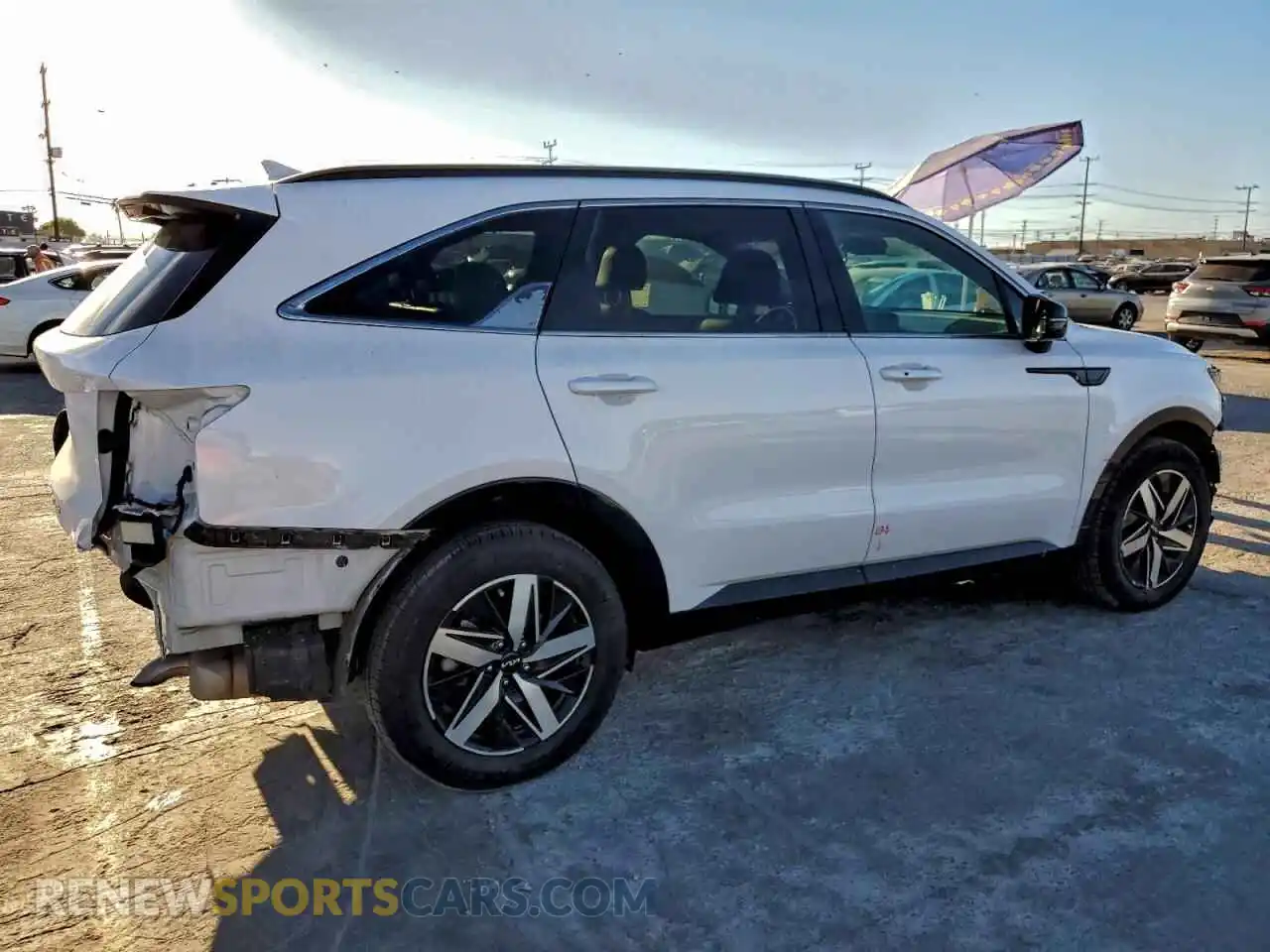 3 Photograph of a damaged car 5XYRL4LC3NG099085 KIA SORENTO 2022