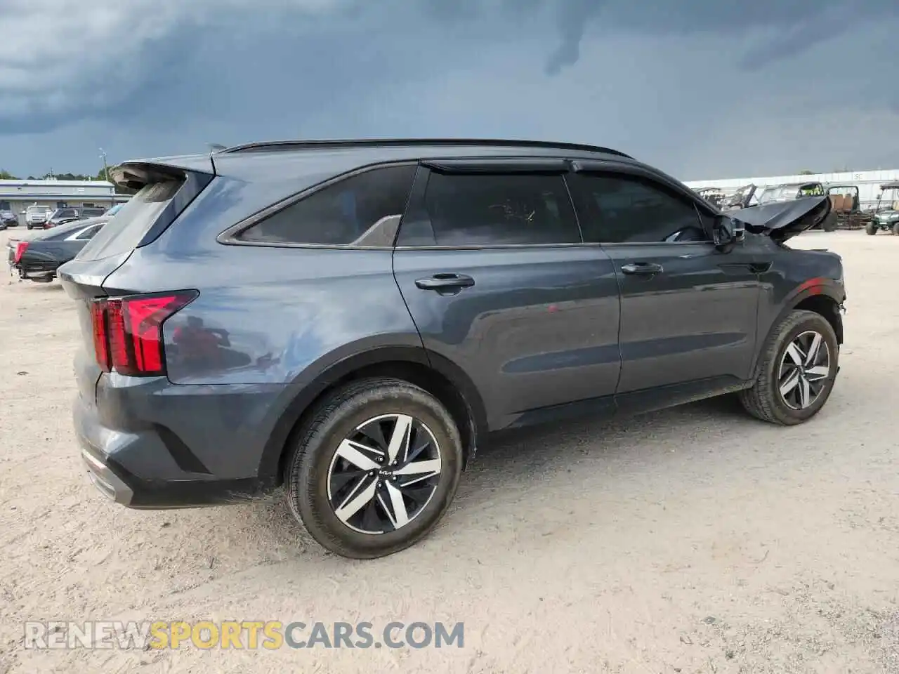 3 Photograph of a damaged car 5XYRL4LC4NG110630 KIA SORENTO 2022