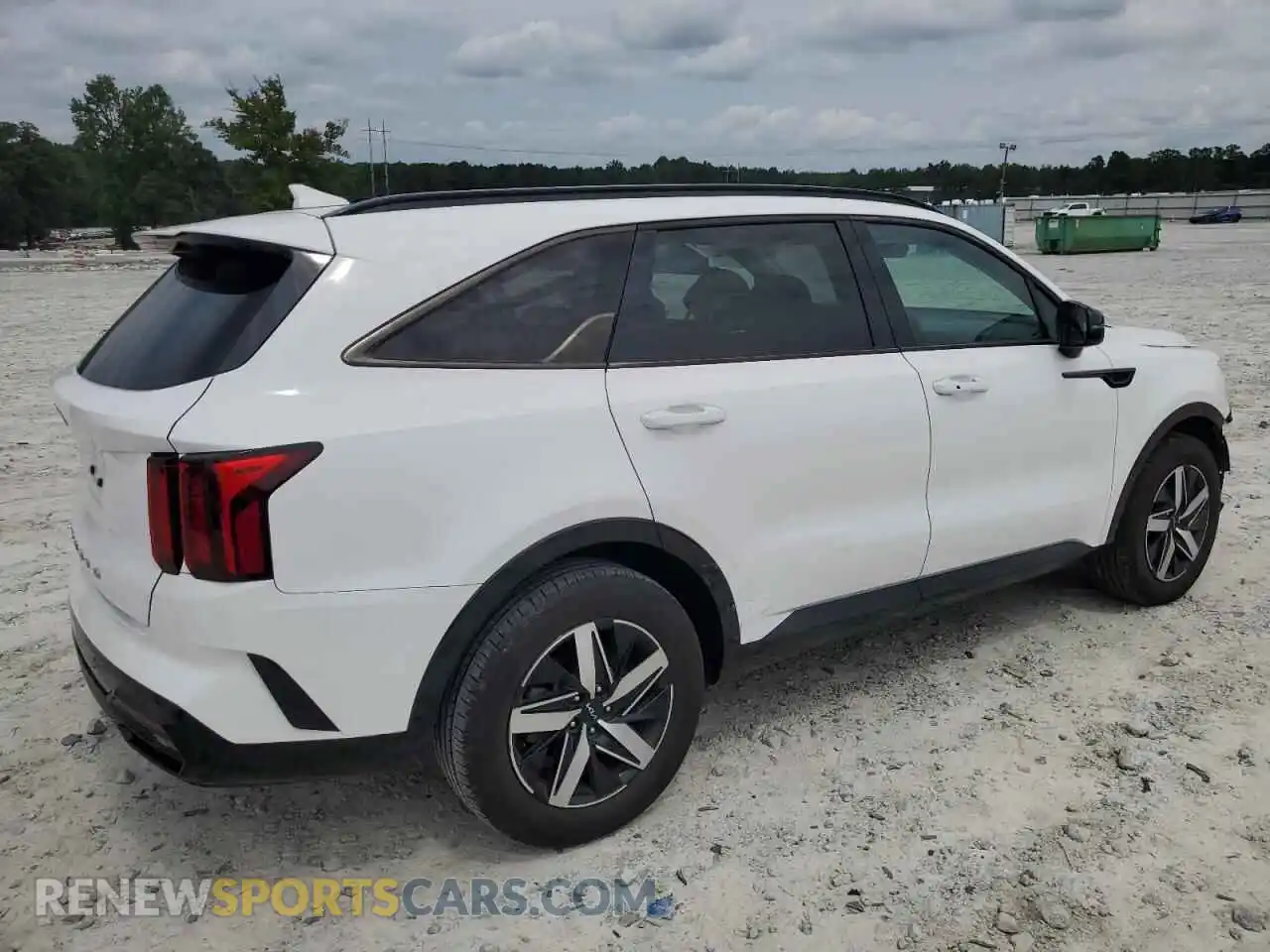 3 Photograph of a damaged car 5XYRL4LC5NG149386 KIA SORENTO 2022