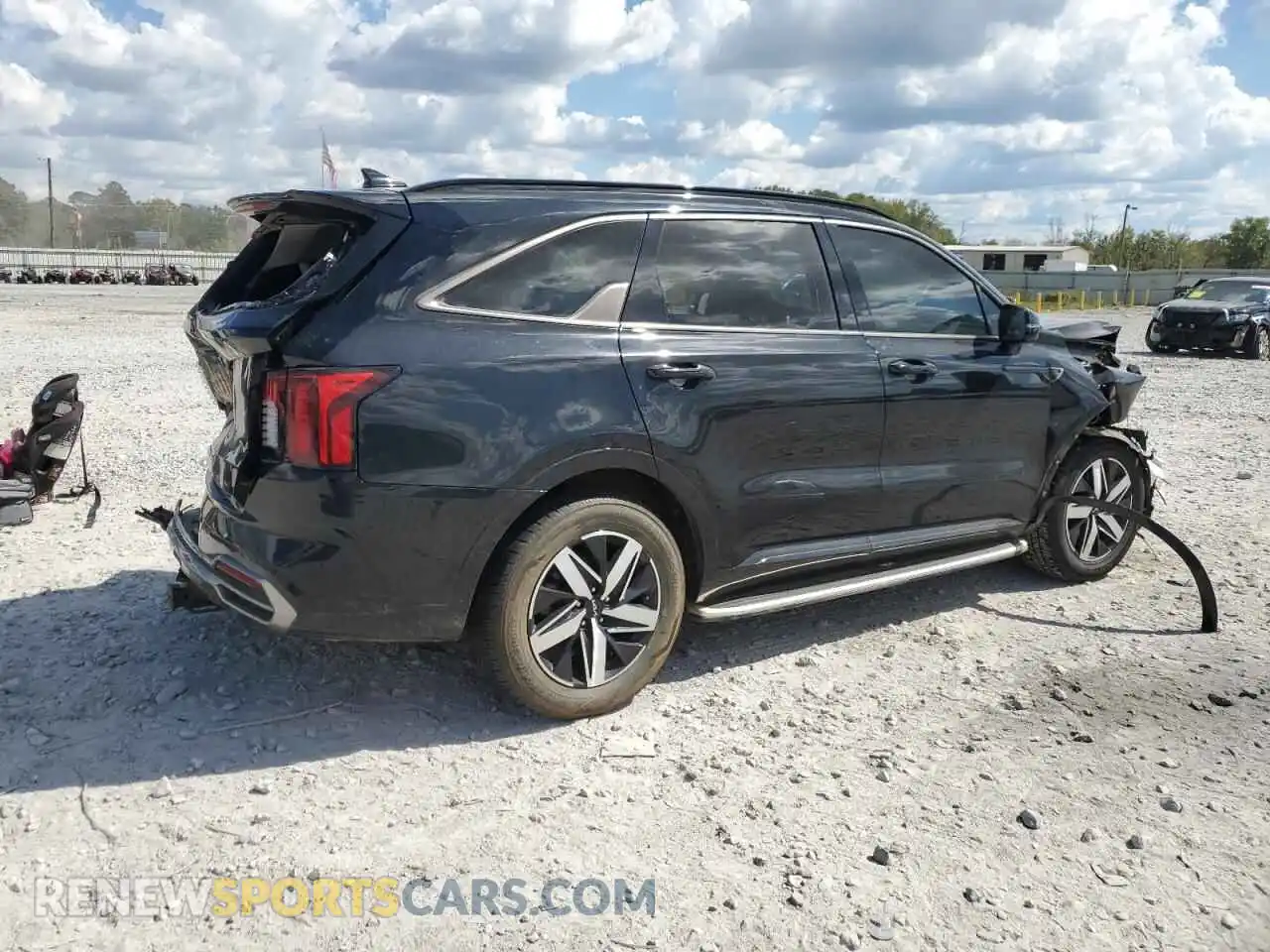 3 Photograph of a damaged car 5XYRL4LC6NG084189 KIA SORENTO 2022