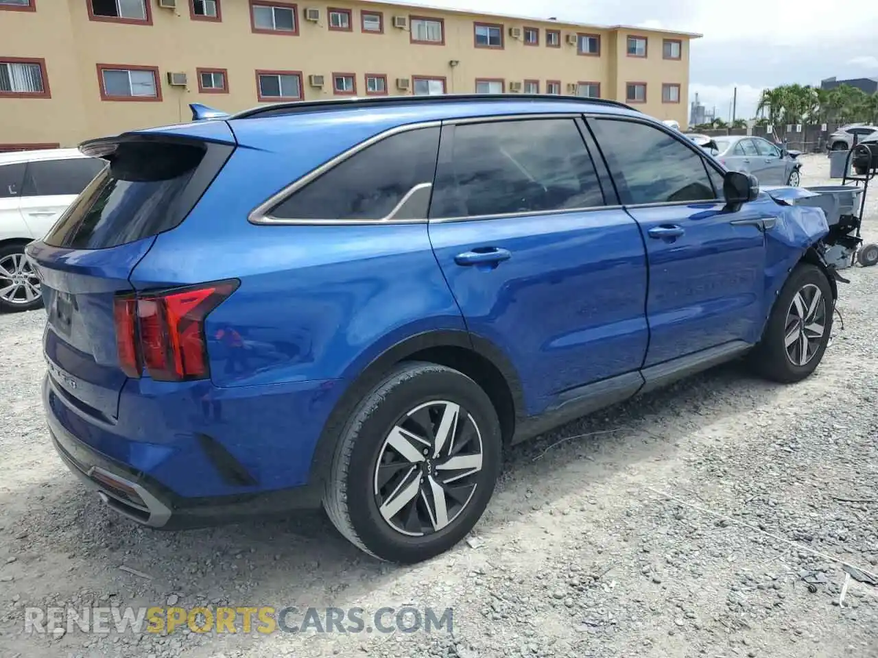 3 Photograph of a damaged car 5XYRL4LC6NG099355 KIA SORENTO 2022