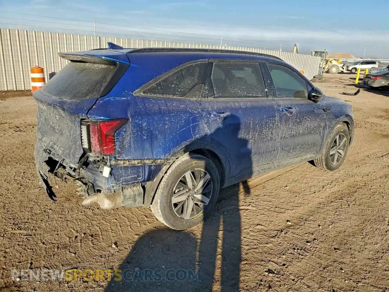 3 Photograph of a damaged car 5XYRL4LC7NG084749 KIA SORENTO 2022