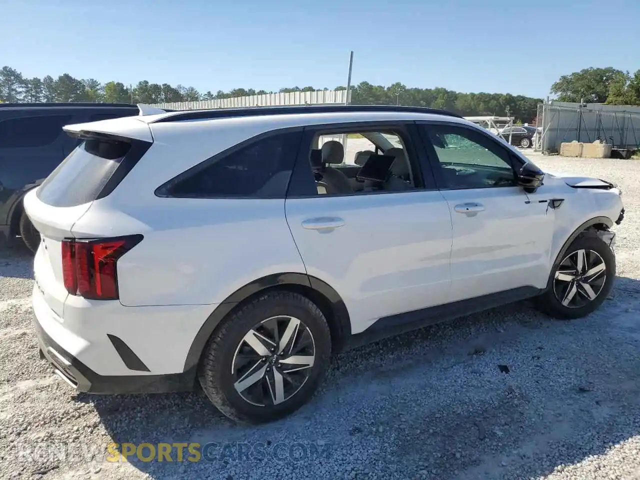 3 Photograph of a damaged car 5XYRL4LC7NG088011 KIA SORENTO 2022