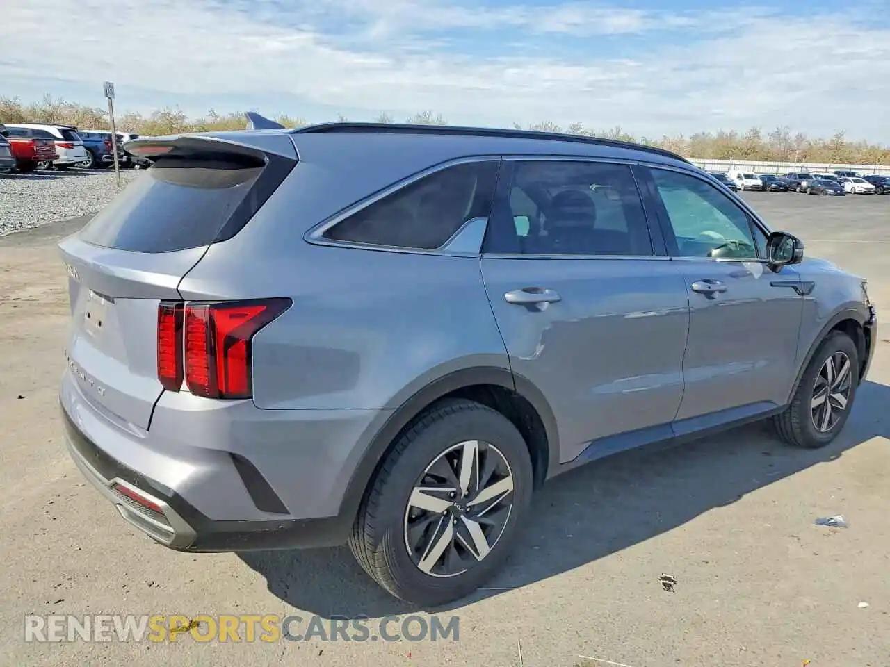 3 Photograph of a damaged car 5XYRL4LC7NG102473 KIA SORENTO 2022