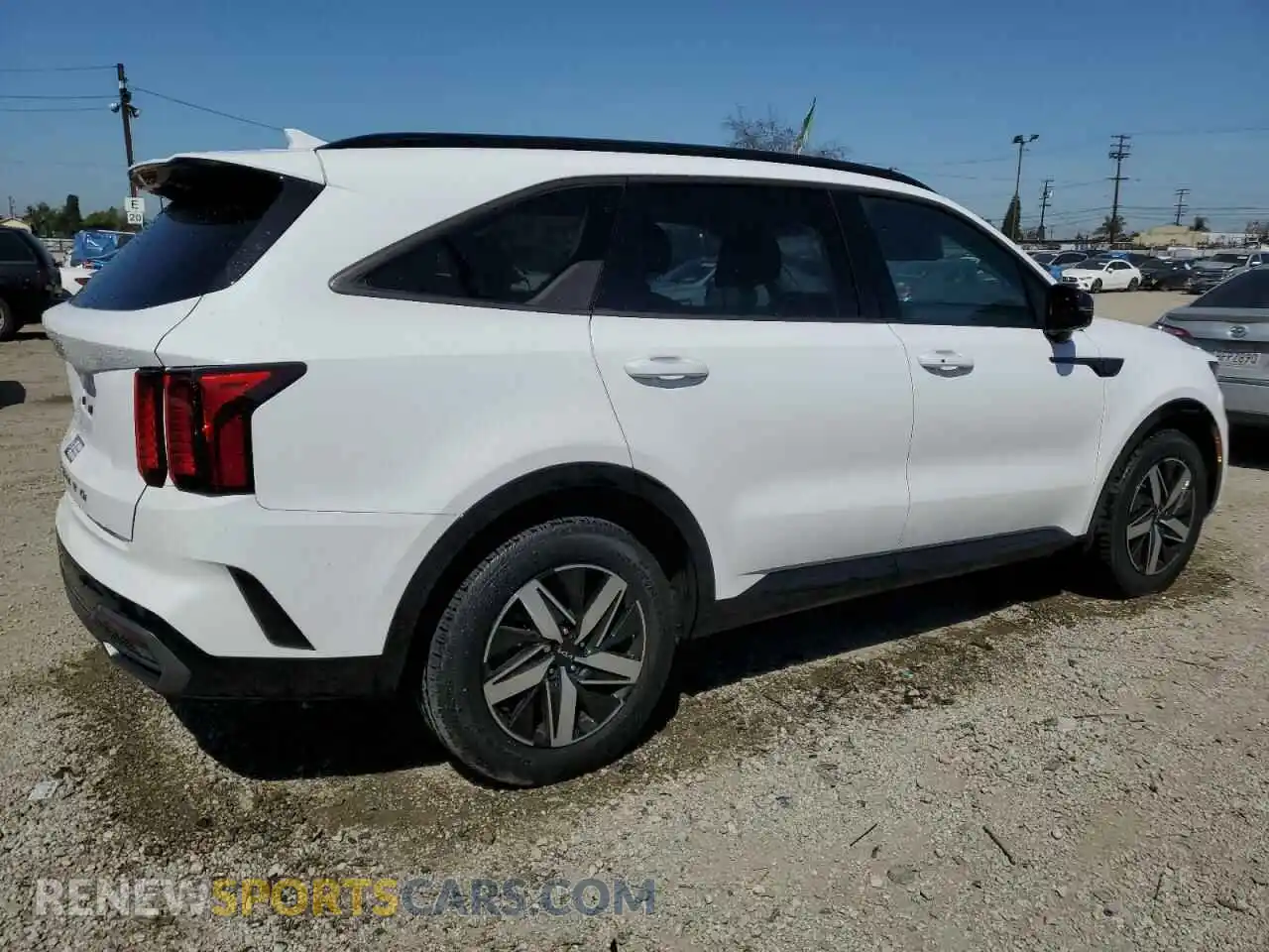 3 Photograph of a damaged car 5XYRL4LC7NG123808 KIA SORENTO 2022
