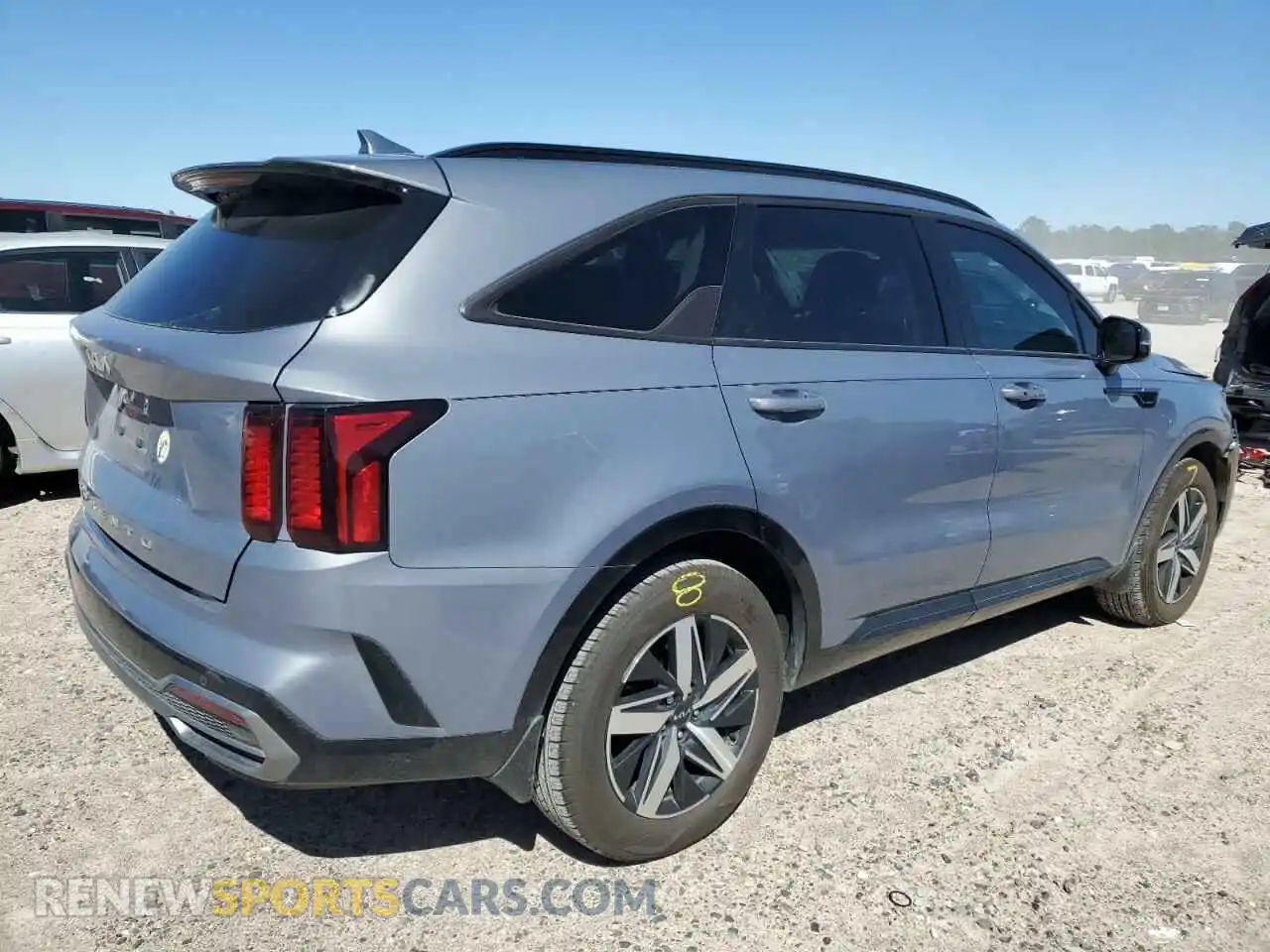 3 Photograph of a damaged car 5XYRL4LC8NG155697 KIA SORENTO 2022