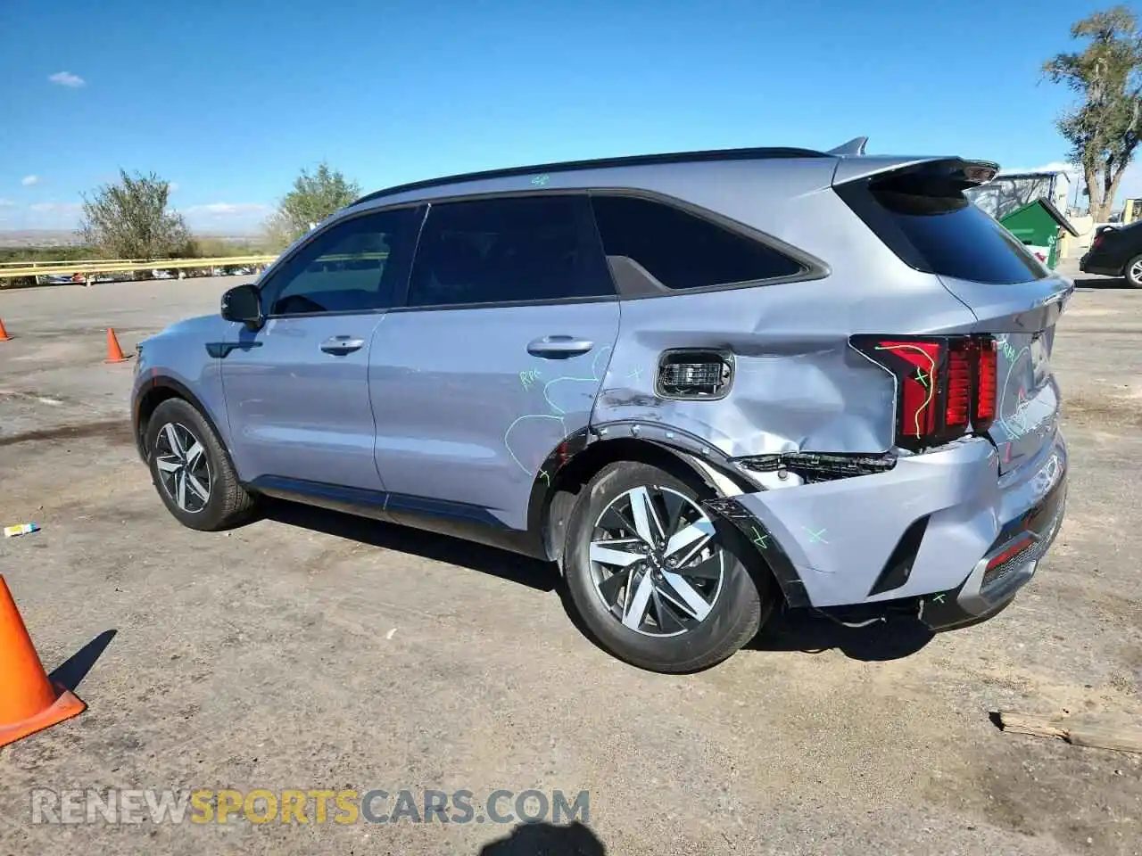 2 Photograph of a damaged car 5XYRL4LC9NG124362 KIA SORENTO 2022