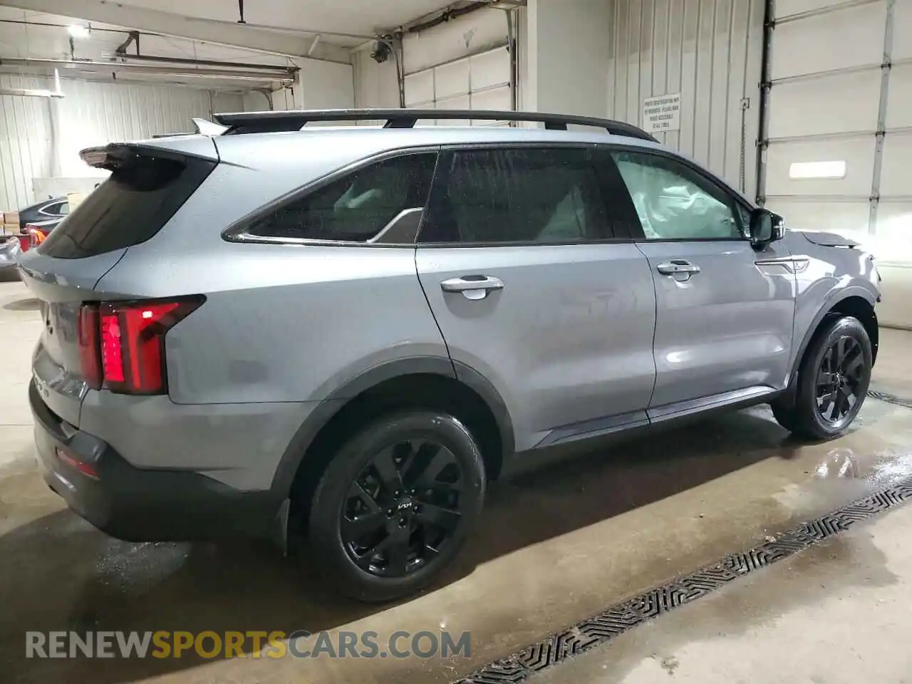 3 Photograph of a damaged car 5XYRLDLC4NG147273 KIA SORENTO 2022