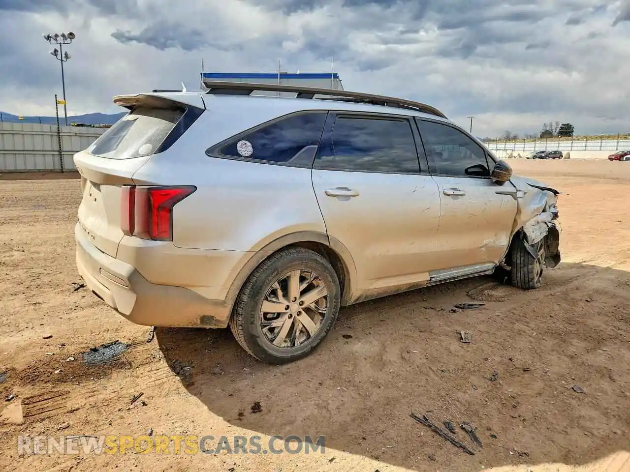 3 Photograph of a damaged car 5XYRLDLC6NG077713 KIA SORENTO 2022