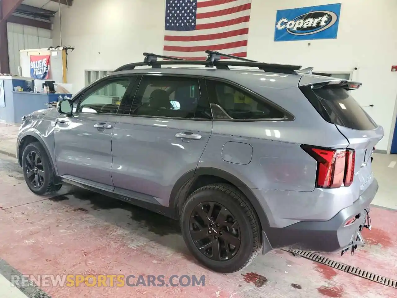 2 fotografías del automóvil dañado 5XYRLDLCXNG160416 KIA SORENTO 2022