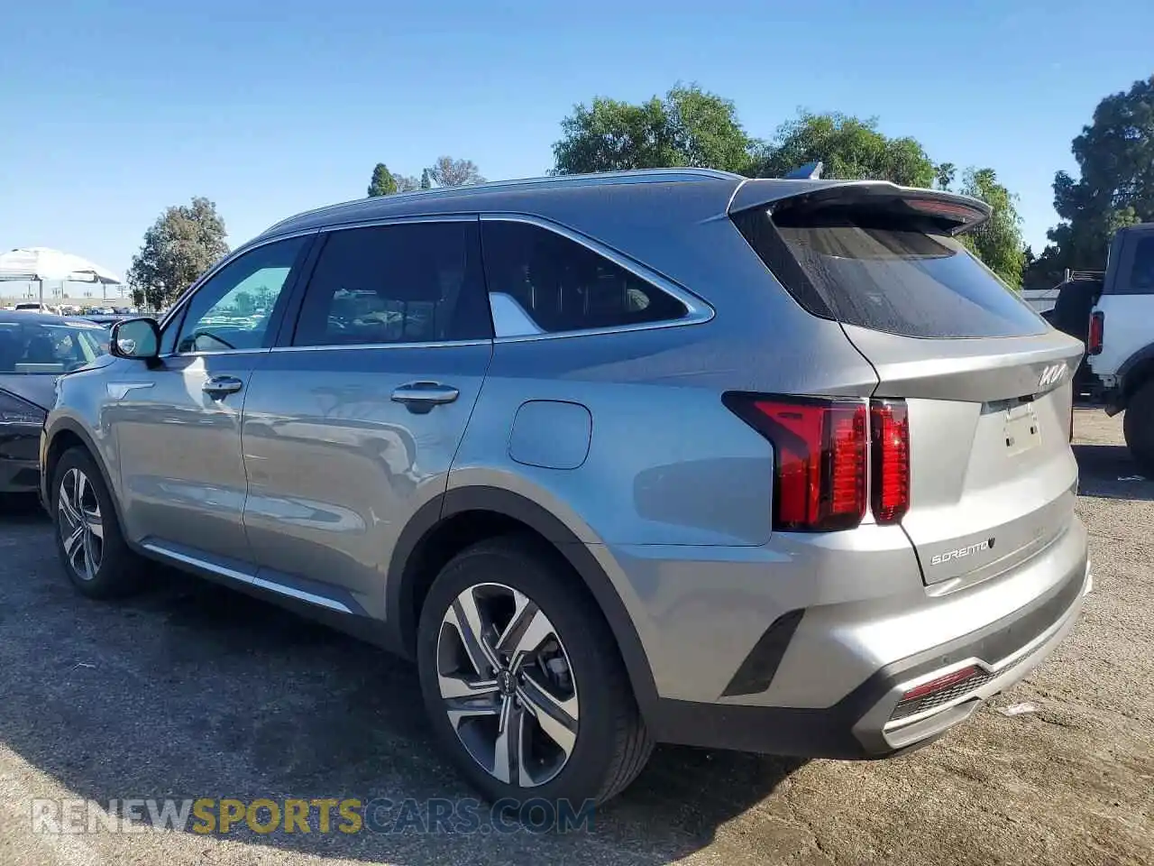 2 Photograph of a damaged car KNDRHDLG3P5189496 KIA SORENTO 2023