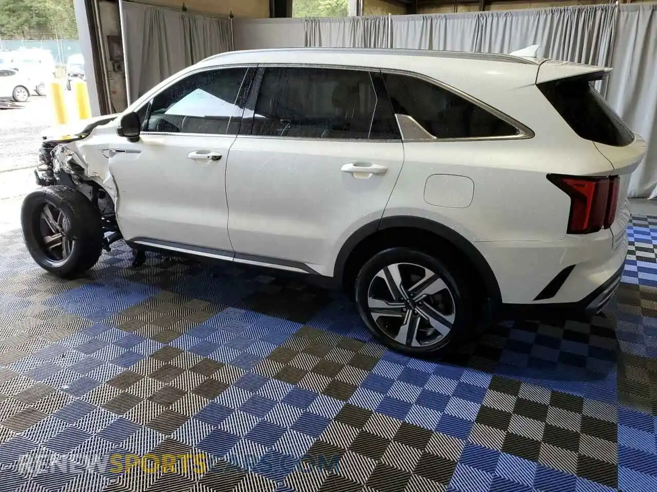 2 fotografías del automóvil dañado KNDRHDLG5P5225091 KIA SORENTO 2023