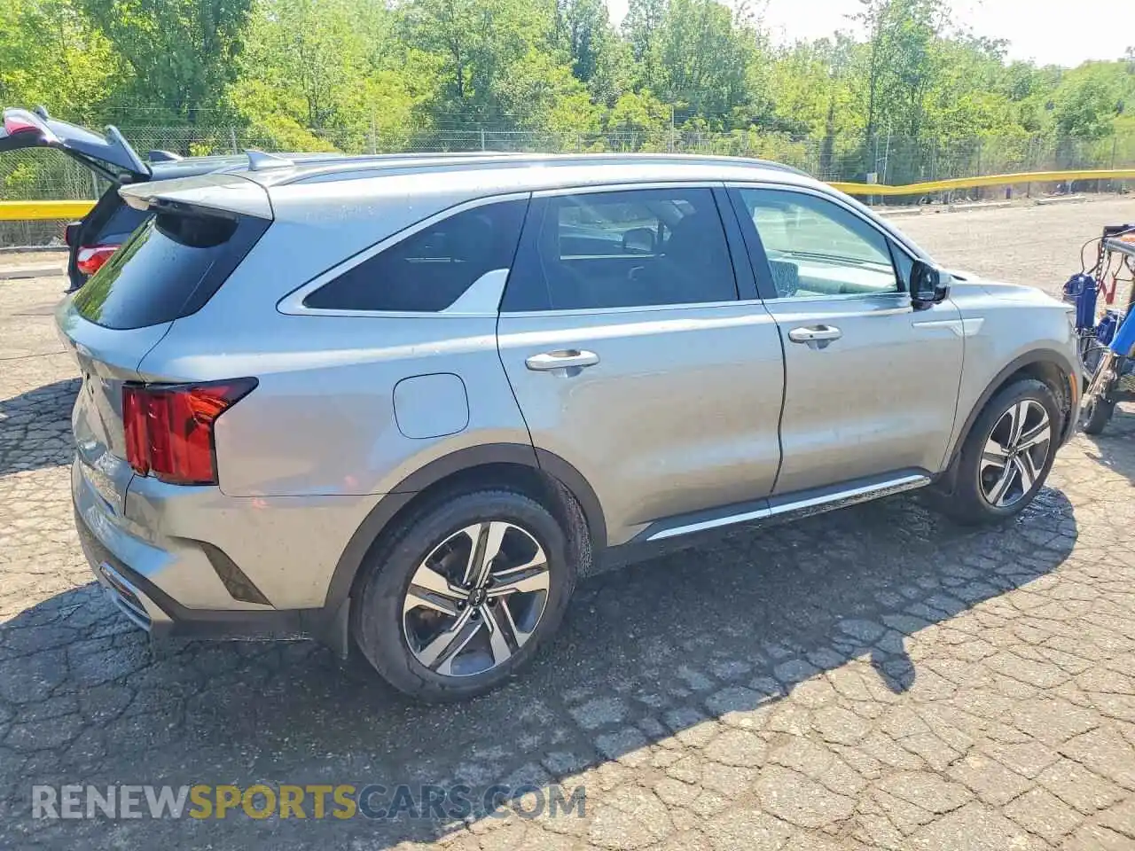 3 Photograph of a damaged car KNDRMDLH8P5186727 KIA SORENTO 2023