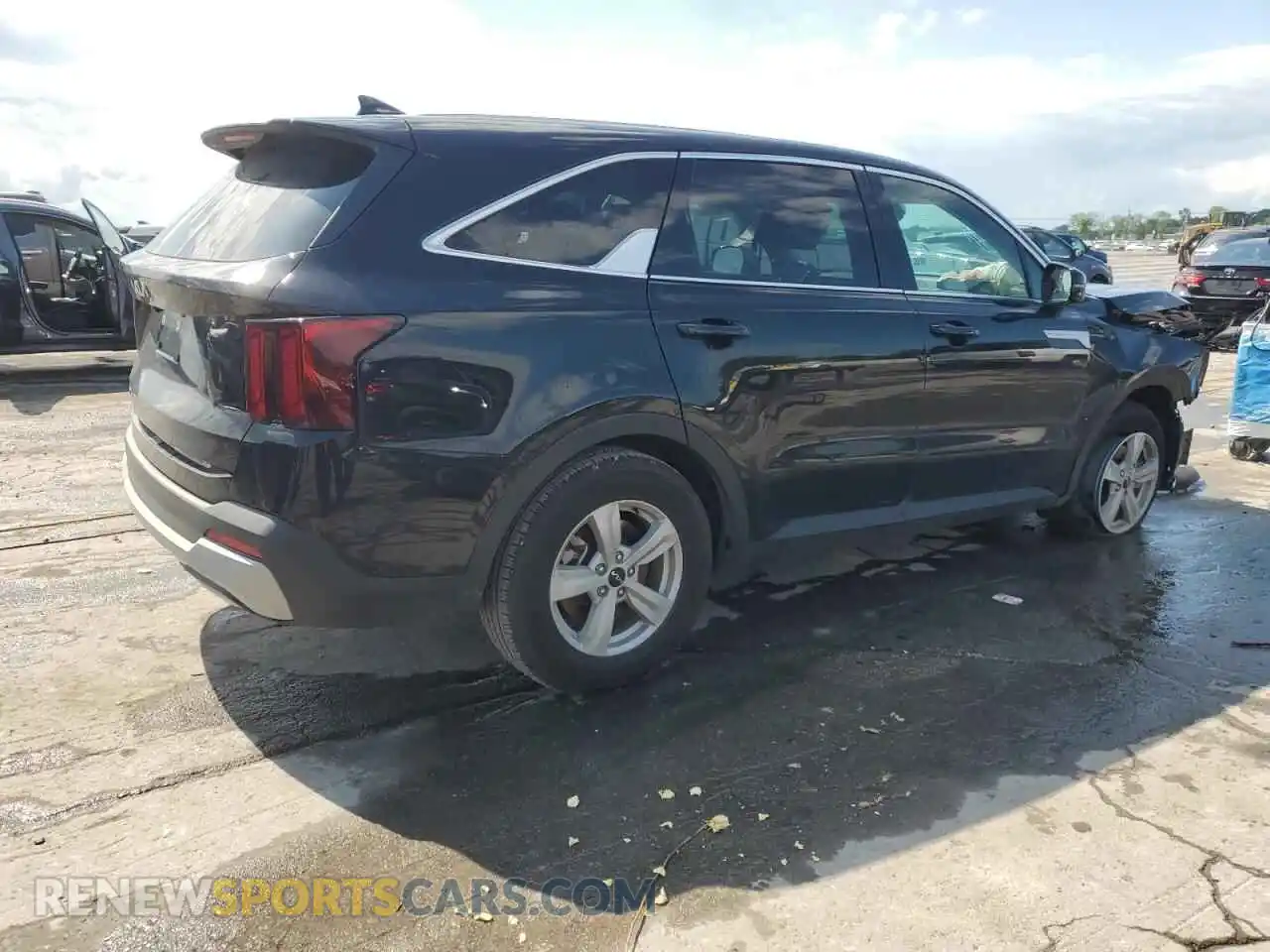 3 Photograph of a damaged car 5XYRG4JC3RG288588 KIA SORENTO 2024