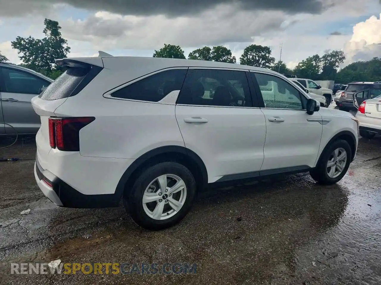3 Photograph of a damaged car 5XYRG4JC7RG262964 KIA SORENTO 2024