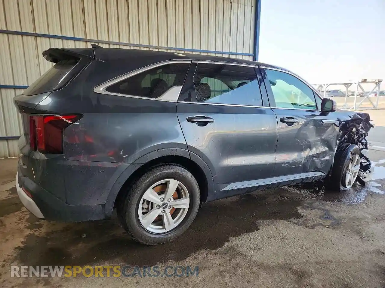 3 Photograph of a damaged car 5XYRG4JC7RG301052 KIA SORENTO 2024
