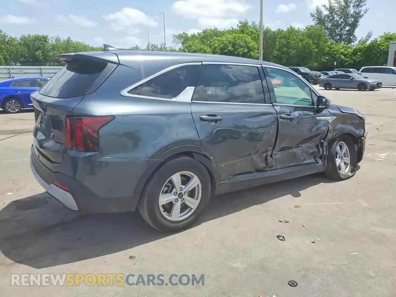 3 Photograph of a damaged car 5XYRG4JC7RG307143 KIA SORENTO 2024