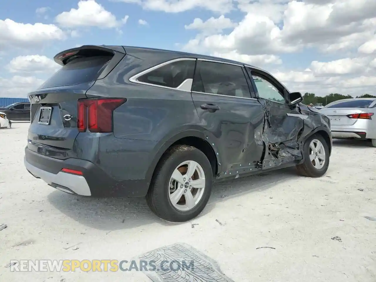 3 Photograph of a damaged car 5XYRG4JC9RG302106 KIA SORENTO 2024