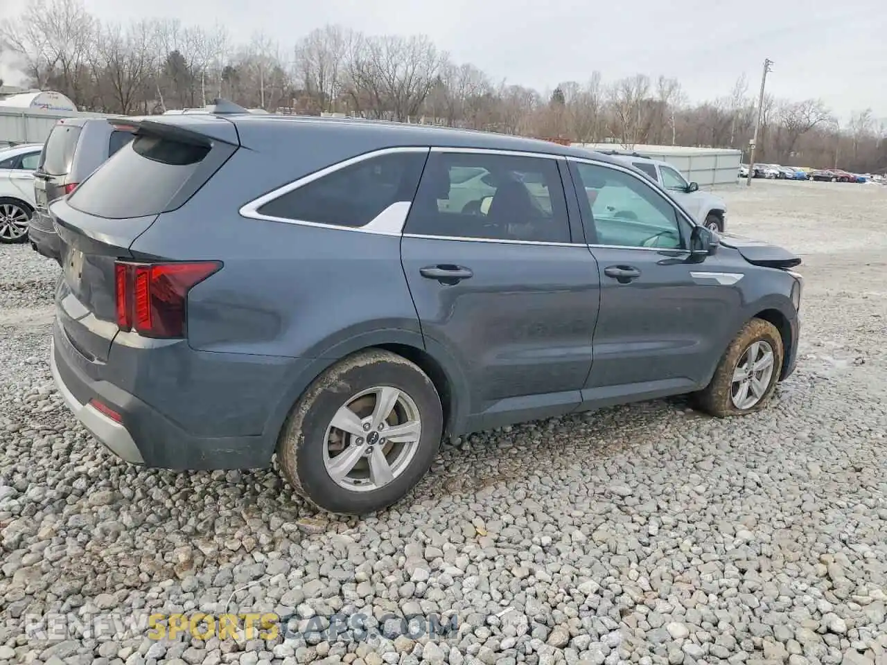 3 Photograph of a damaged car 5XYRG4JC9RG309055 KIA SORENTO 2024