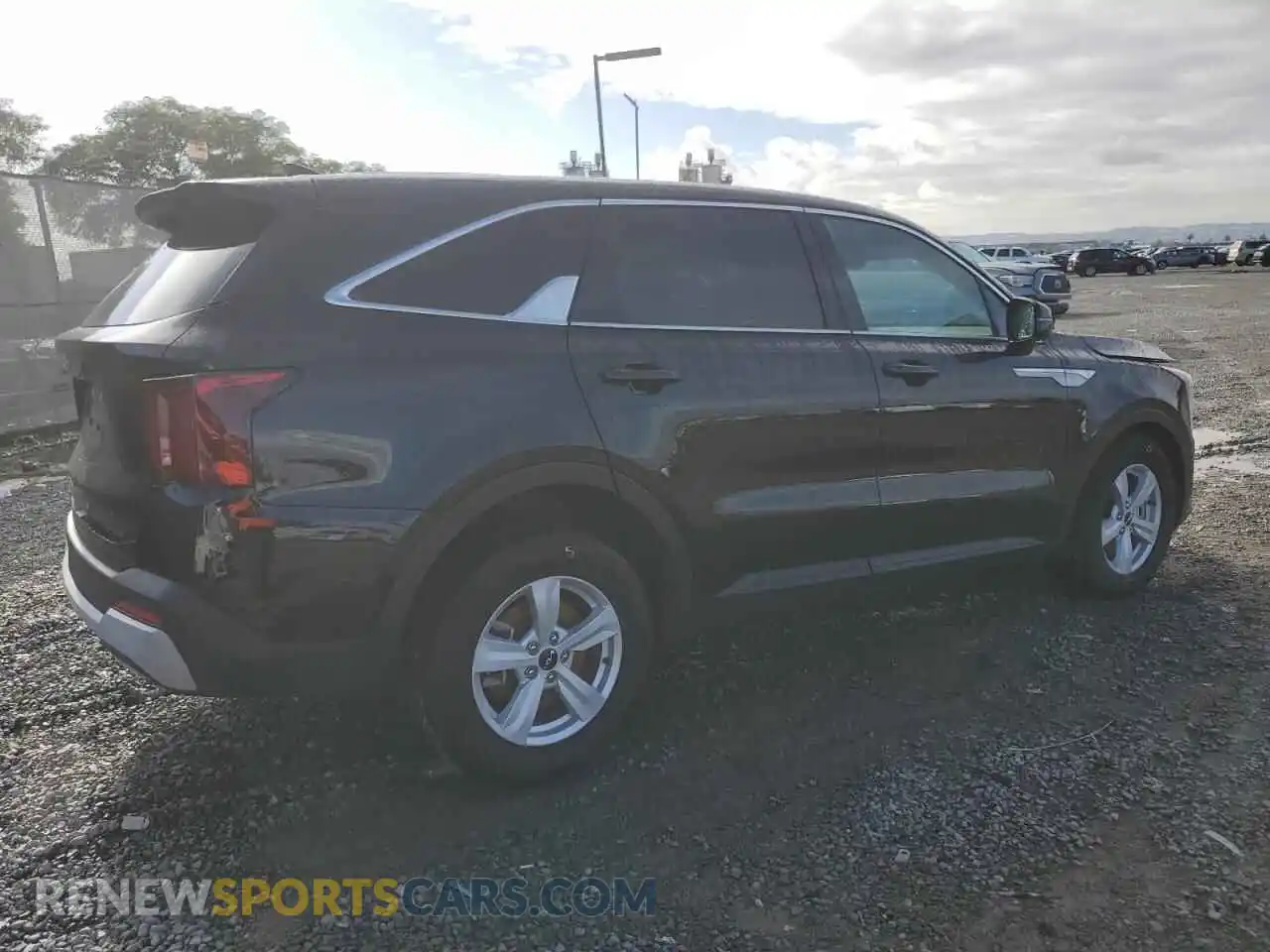 3 Photograph of a damaged car 5XYRG4JC9RG309377 KIA SORENTO 2024