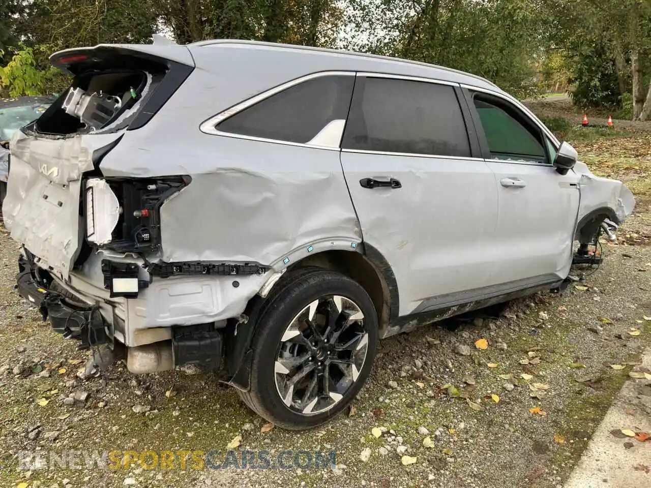 3 Photograph of a damaged car 5XYRHDJF5RG294562 KIA SORENTO 2024
