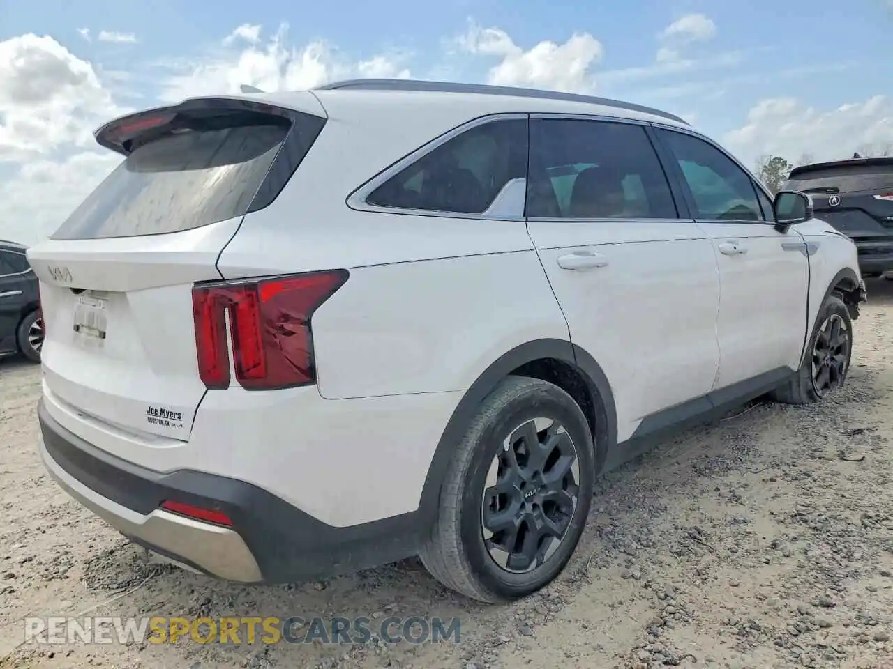 3 Photograph of a damaged car 5XYRL4JC3RG296220 KIA SORENTO 2024