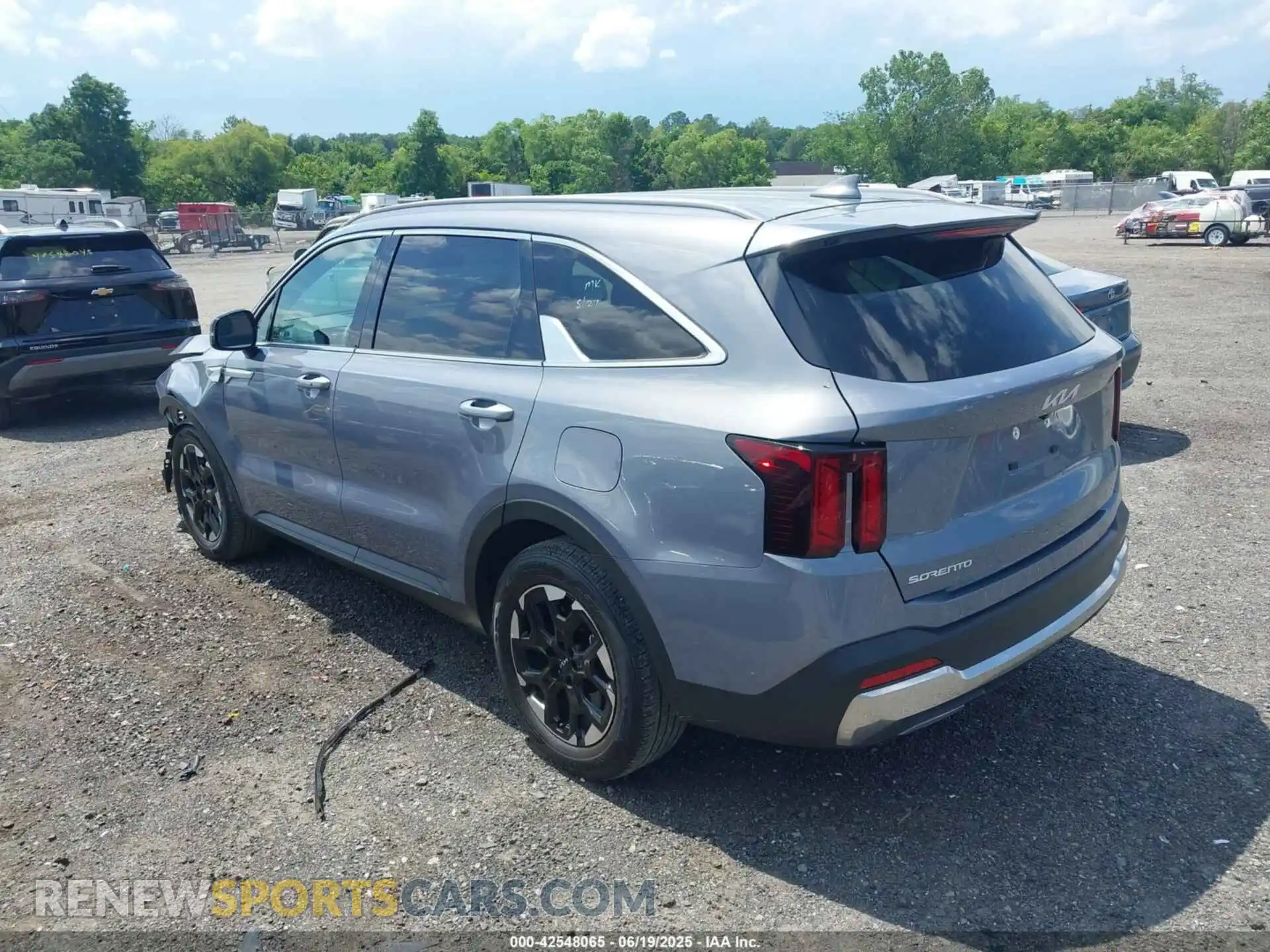 3 Photograph of a damaged car 5XYRL4JC6RG283378 KIA SORENTO 2024