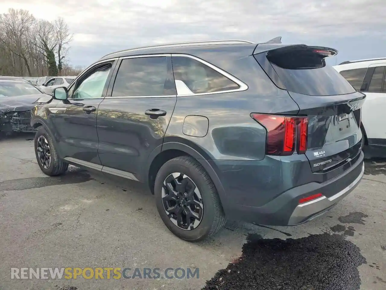 2 Photograph of a damaged car 5XYRL4JC8RG293667 KIA SORENTO 2024