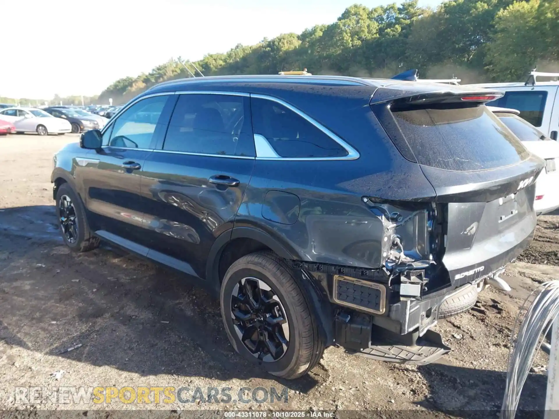 3 Photograph of a damaged car 5XYRL4JC9RG273525 KIA SORENTO 2024