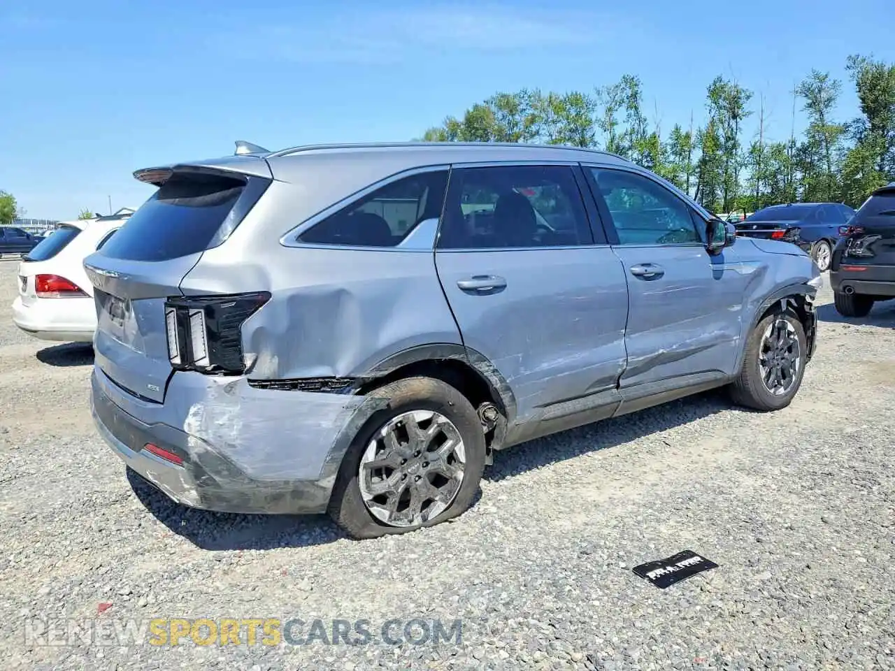 3 Photograph of a damaged car 5XYRLDJC2RG261765 KIA SORENTO 2024