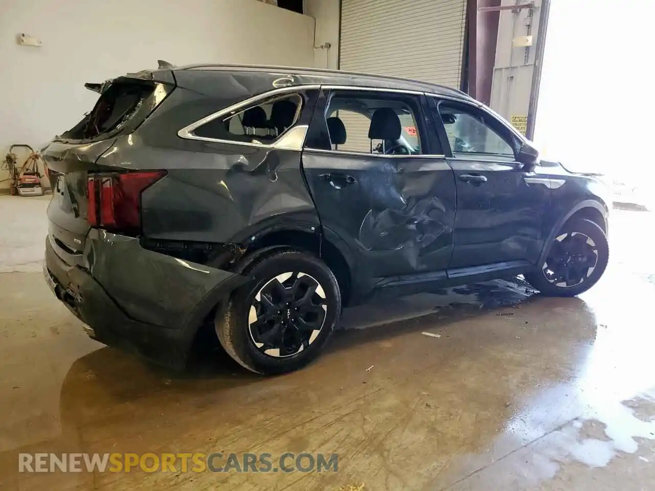 3 Photograph of a damaged car 5XYRLDJC2RG286357 KIA SORENTO 2024