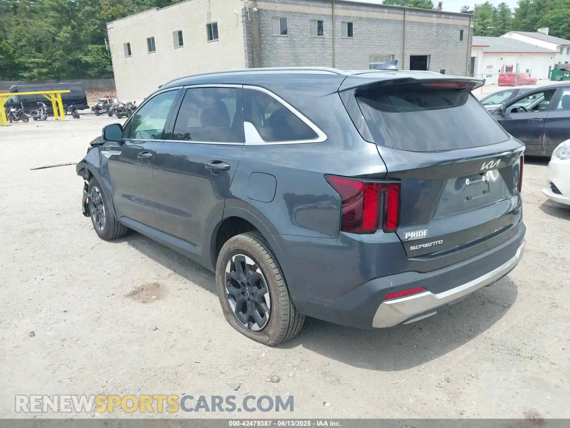 3 Photograph of a damaged car 5XYRLDJC3RG282074 KIA SORENTO 2024