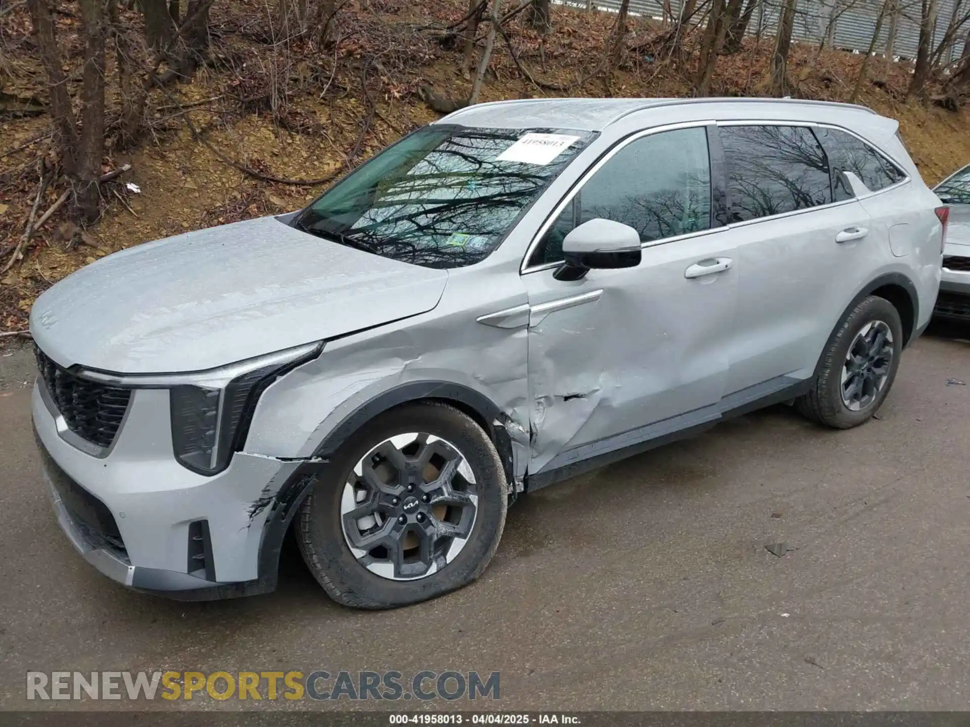 2 Photograph of a damaged car 5XYRLDJC3RG300475 KIA SORENTO 2024