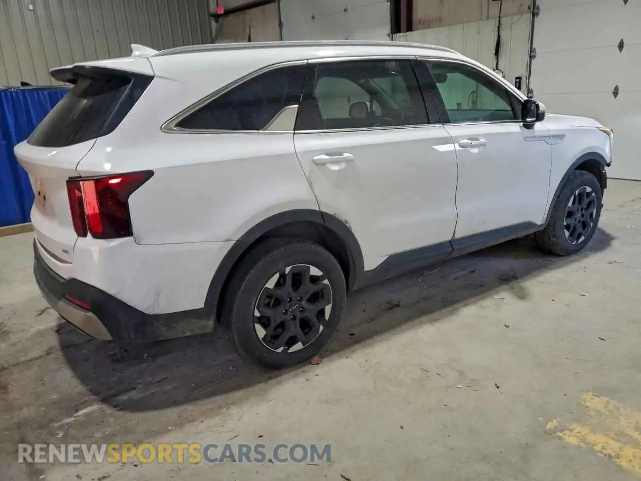 3 Photograph of a damaged car 5XYRLDJC4RG261539 KIA SORENTO 2024
