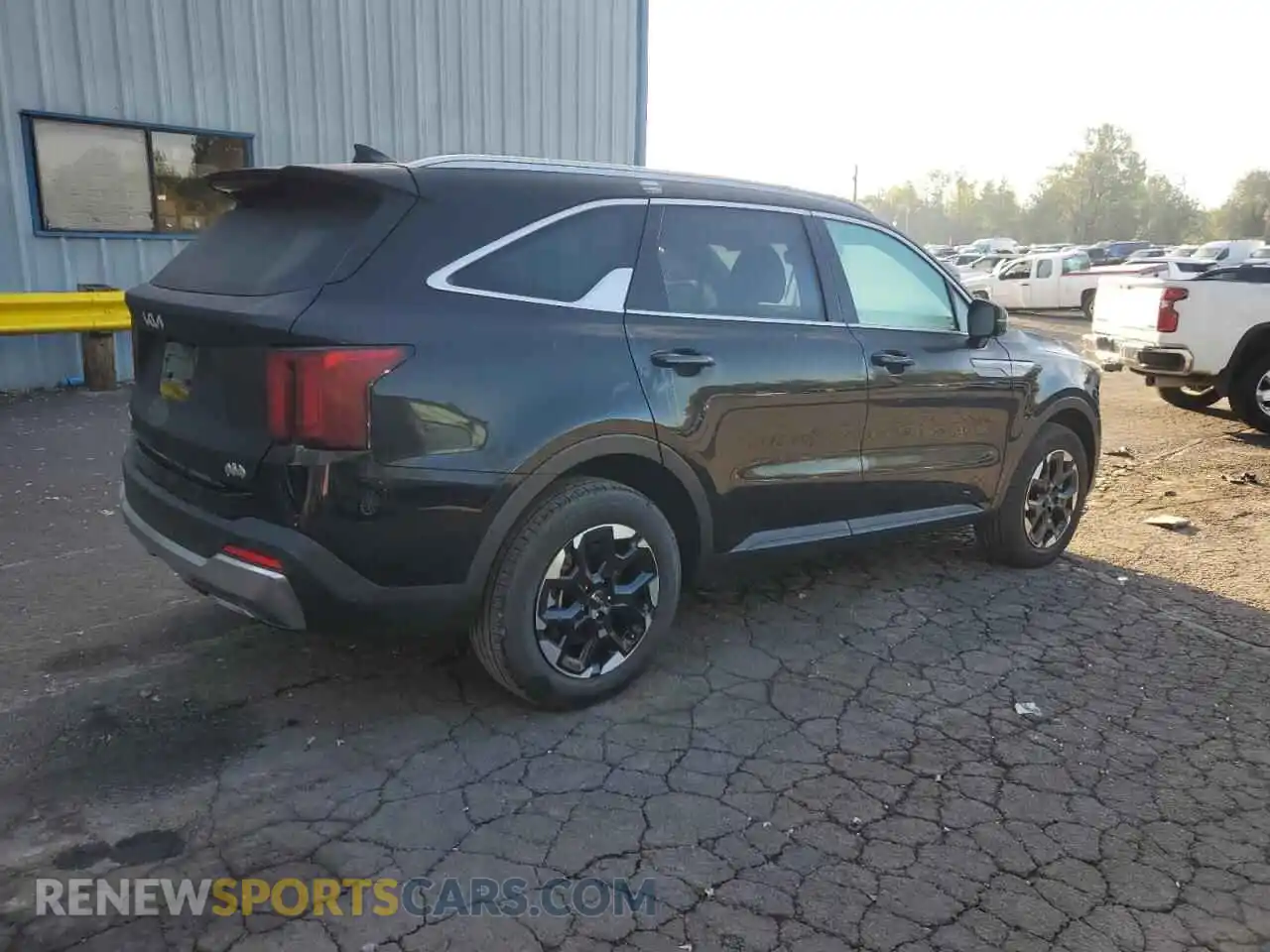 3 Photograph of a damaged car 5XYRLDJC4RG303014 KIA SORENTO 2024