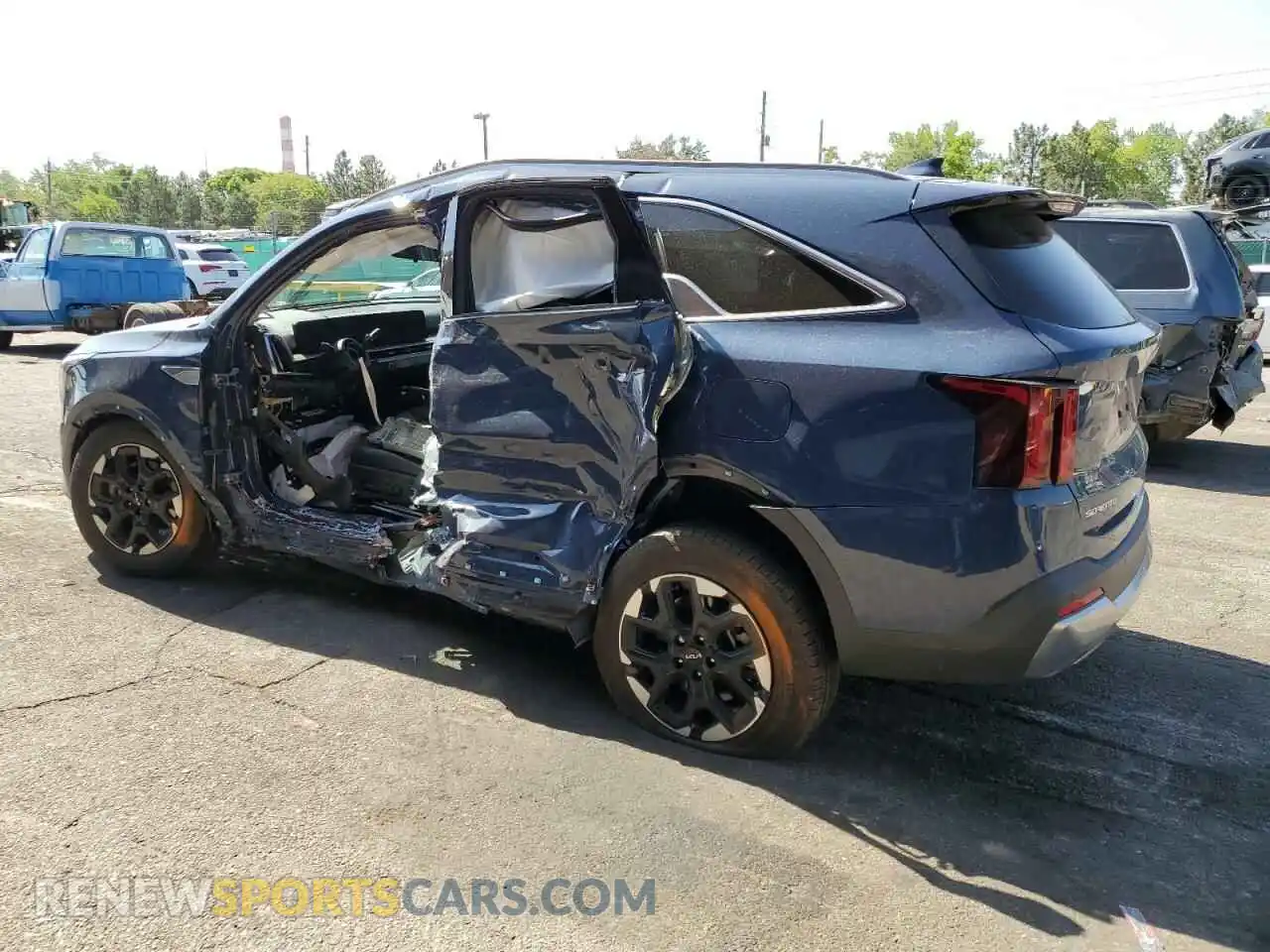 2 Photograph of a damaged car 5XYRLDJC5RG256740 KIA SORENTO 2024