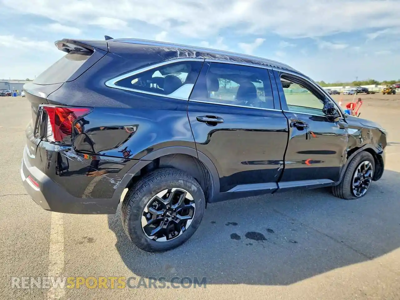 3 Photograph of a damaged car 5XYRLDJC6RG281243 KIA SORENTO 2024