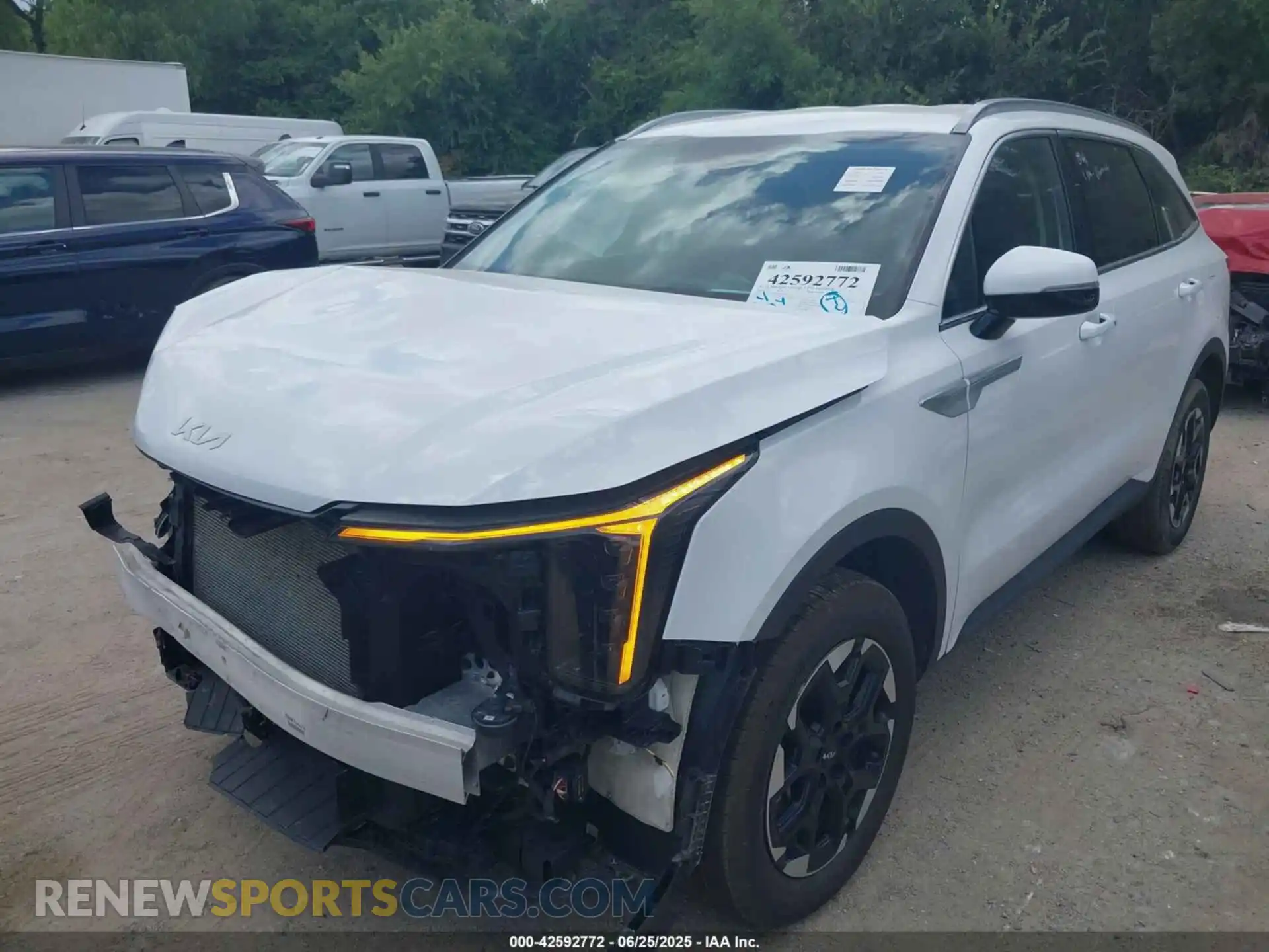 2 fotografías del automóvil dañado 5XYRLDJC7RG256478 KIA SORENTO 2024