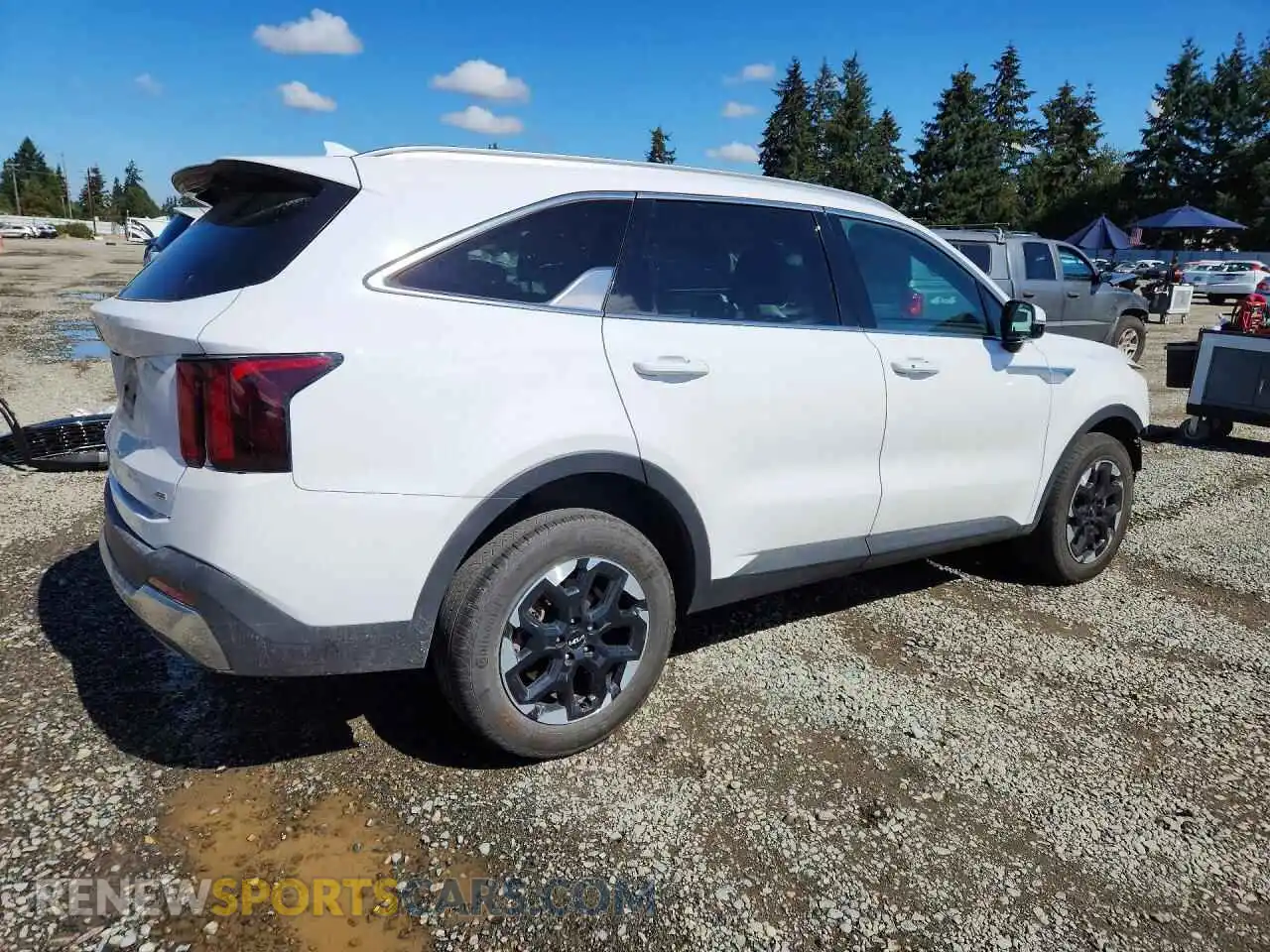 3 Photograph of a damaged car 5XYRLDJC7RG293322 KIA SORENTO 2024
