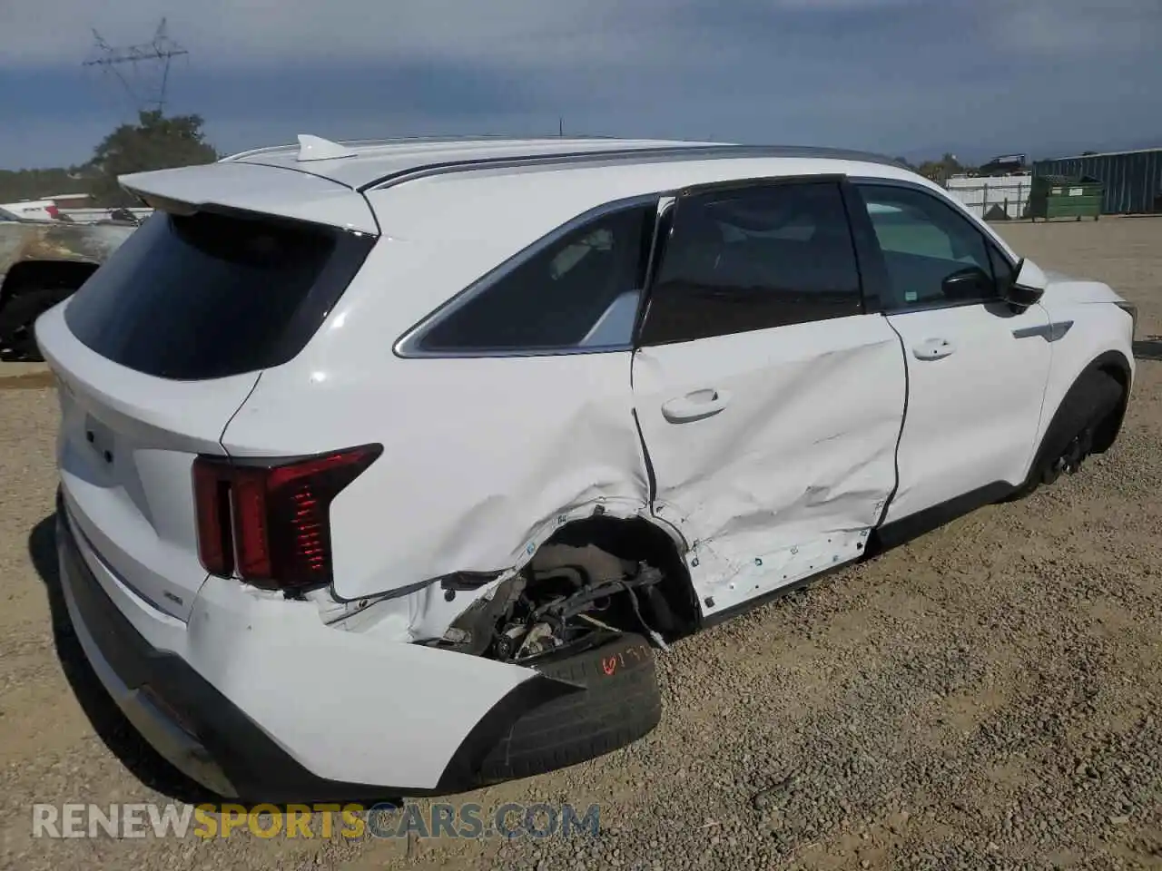 3 Photograph of a damaged car 5XYRLDJC7RG293692 KIA SORENTO 2024