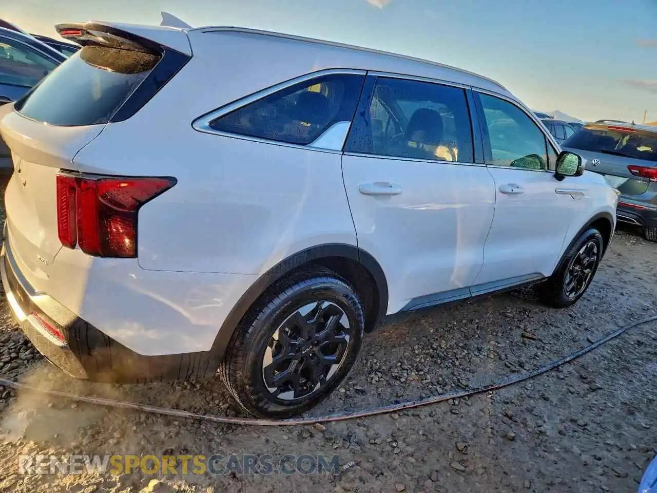 3 Photograph of a damaged car 5XYRLDJC8RG289117 KIA SORENTO 2024