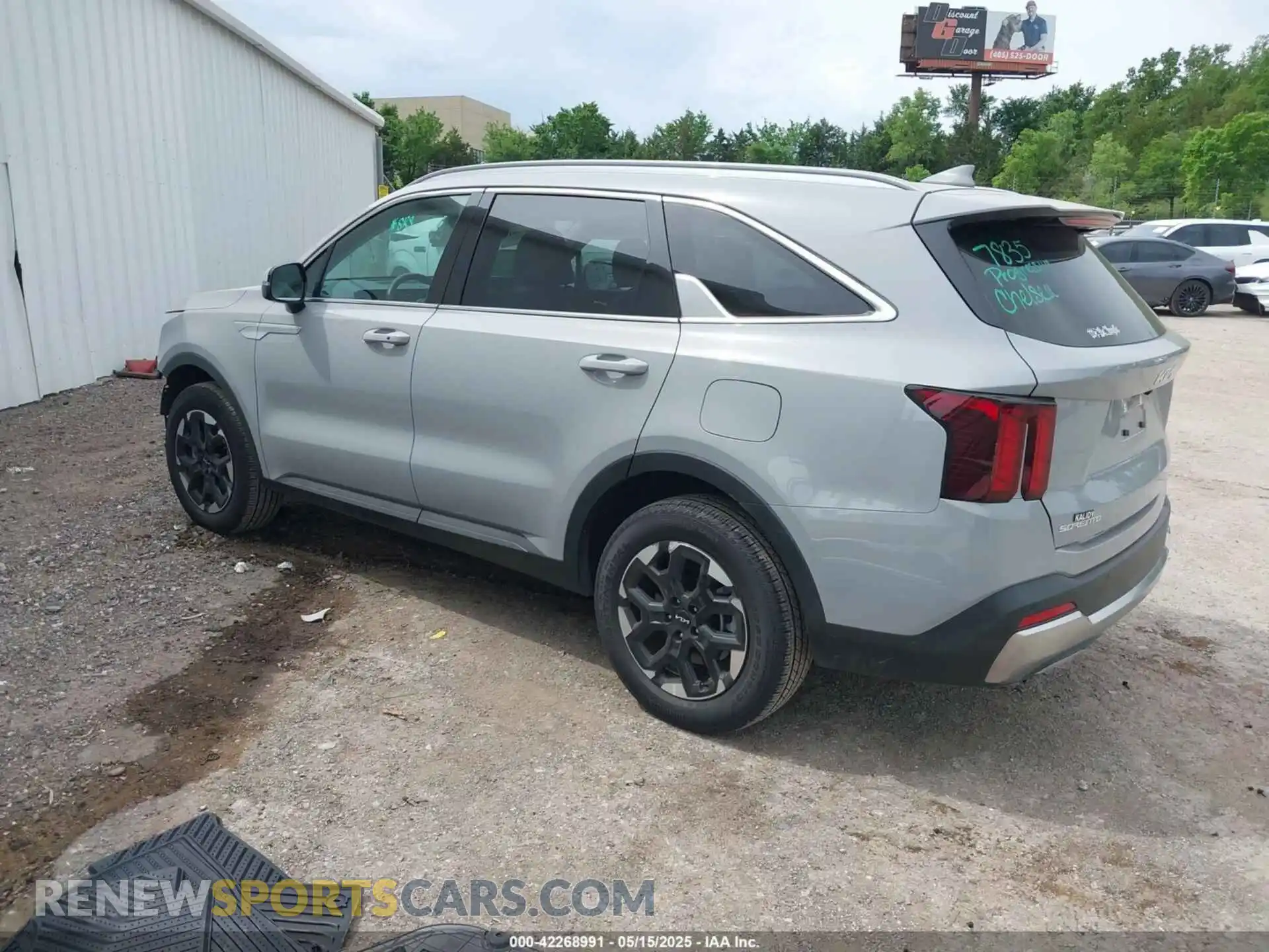 3 Photograph of a damaged car 5XYRLDJC8RG293054 KIA SORENTO 2024